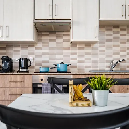 Sunnyvillas 1 Bedroom דירה פרוטאראס