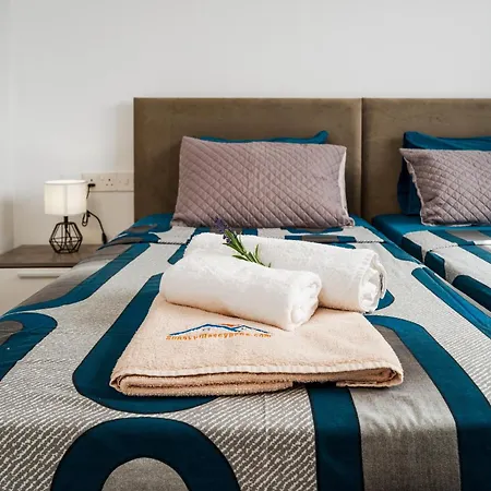 Sunnyvillas 1 Bedroom דירה *